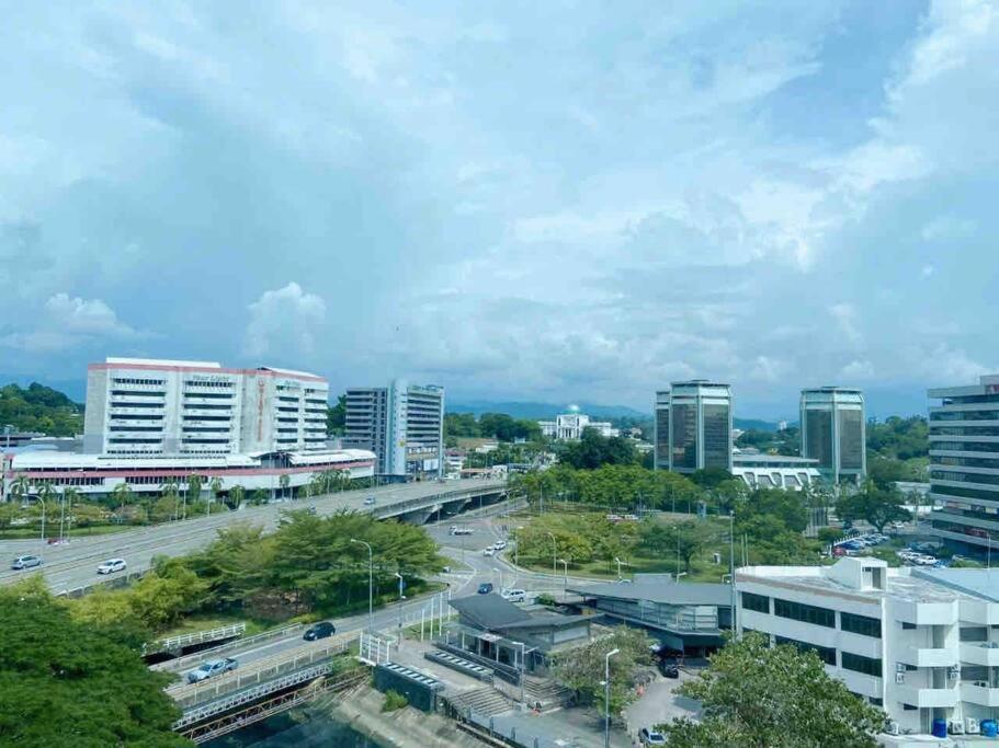 Sky Kota Kinabalu-6 Pax-2rooms-5minsdrive-imago,suteraave,riverson,kktimesquare Pangsapuri Kota Kinabalu