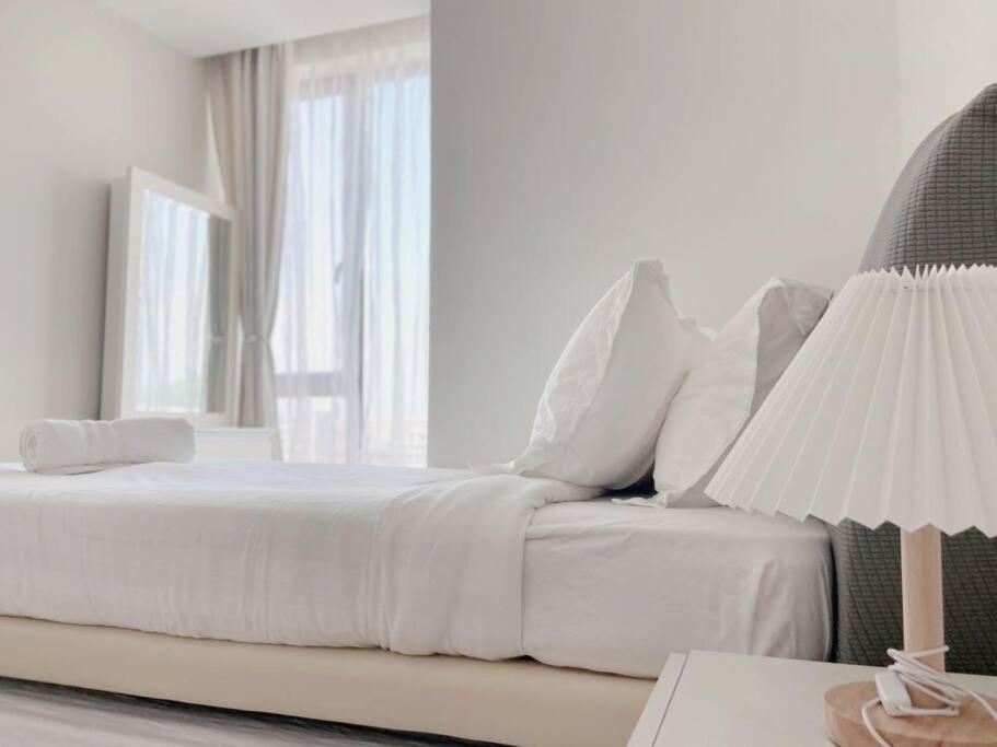 Sky Kota Kinabalu-6 Pax-2rooms-5minsdrive-imago,suteraave,riverson,kktimesquare Apartment