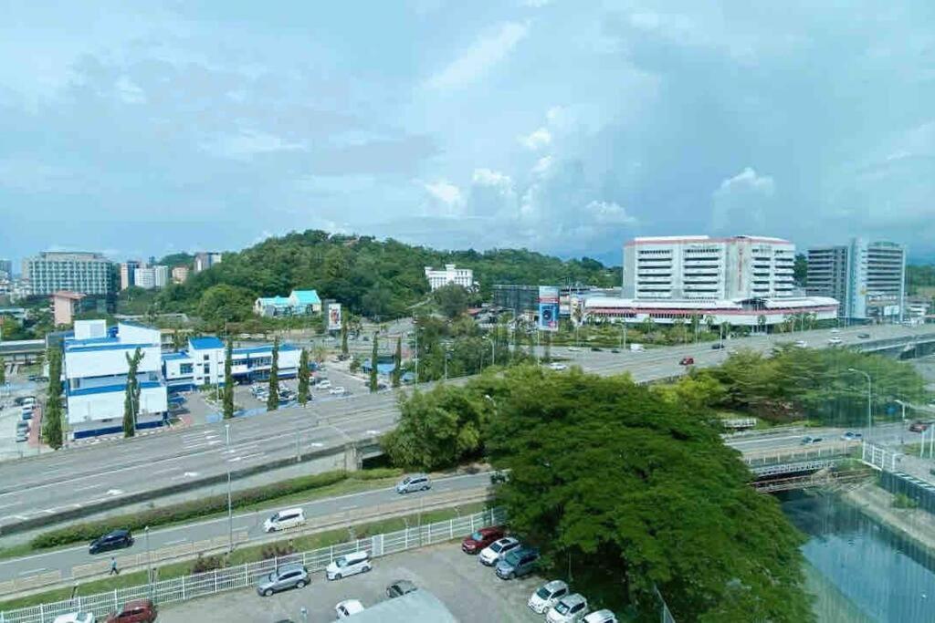 Sky Kota Kinabalu-6 Pax-2rooms-5minsdrive-imago,suteraave,riverson,kktimesquare * Kota Kinabalu