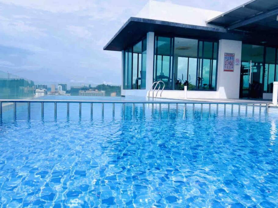 Sky Kota Kinabalu-6 Pax-2rooms-5minsdrive-imago,suteraave,riverson,kktimesquare Apartment Kota Kinabalu