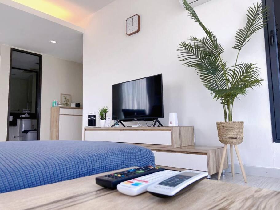 Sky Kota Kinabalu-6 Pax-2rooms-5minsdrive-imago,suteraave,riverson,kktimesquare Kota Kinabalu